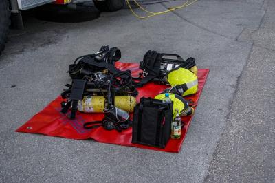 Oberndorf: Verpuffung in einer Firma fordert eine Lebensgefaehrlich verletzte Person 